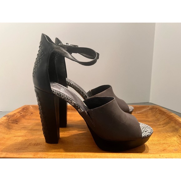 Elliott Lucca 'Bellina' Black Snake Print Braided Leather Pumps: Size 8.5 - Picture 2 of 9